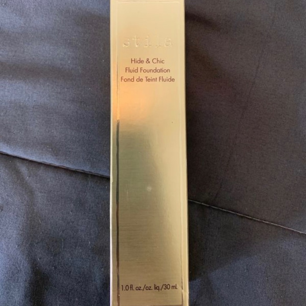 Stila Foundation (LIGHT 4)